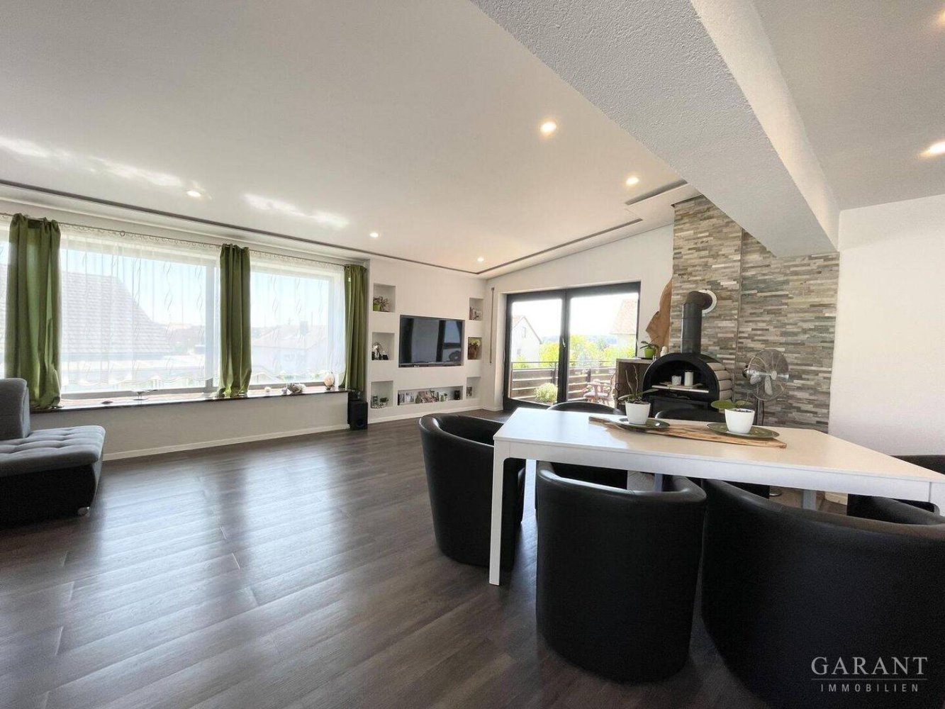 Квартира с 5 комнатами в Альб-Дунай, Германия № 228736