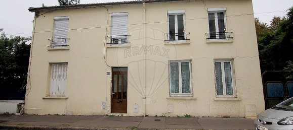 2 bedrooms Apartment in Colombes, France No. 151535 4