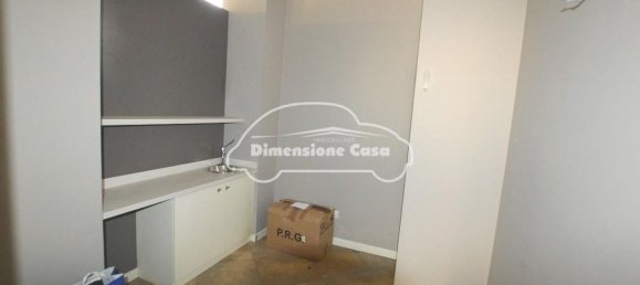 6 rooms Apartment in Lucca, Italy No. 284336 3