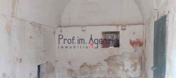 Дом с 10 комнатами в Челье Мессапика, Италия № 81706 10