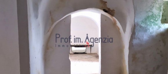 Дом с 10 комнатами в Челье Мессапика, Италия № 81706 11