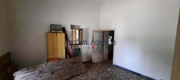 Дом с 10 комнатами в Челье Мессапика, Италия № 81706 18