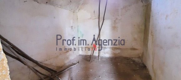 Дом с 10 комнатами в Челье Мессапика, Италия № 81706 15