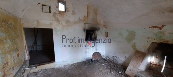 Дом с 10 комнатами в Челье Мессапика, Италия № 81706 9