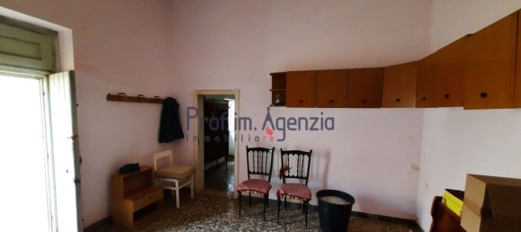 Дом с 10 комнатами в Челье Мессапика, Италия № 81706 17