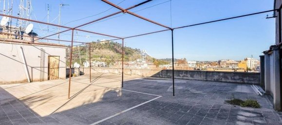 Пентхаус с 2 спальнями в Рим, Италия № 202209 29