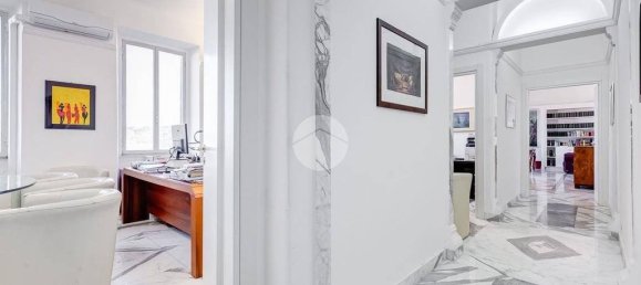 Пентхаус с 2 спальнями в Рим, Италия № 202209 24