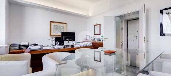 Пентхаус с 2 спальнями в Рим, Италия № 202209 8