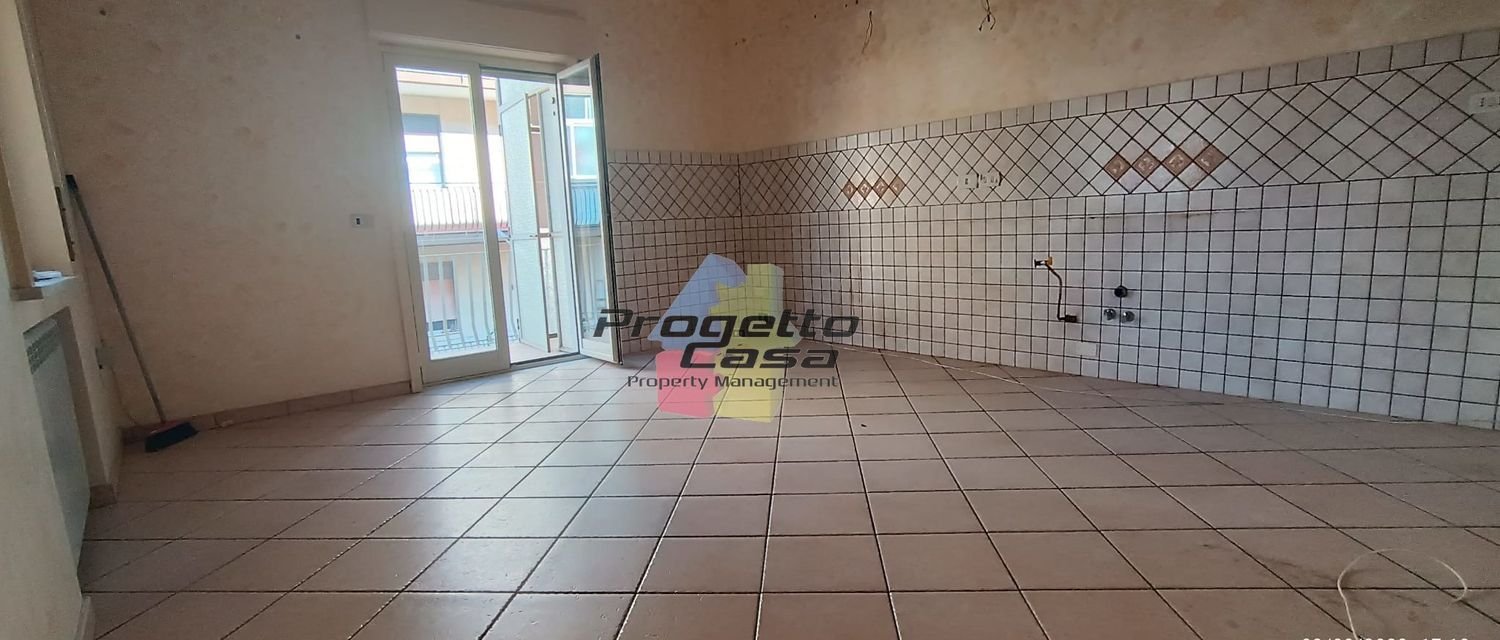 4 rooms Apartment in Fiumefreddo di Sicilia, Italy No. 81117