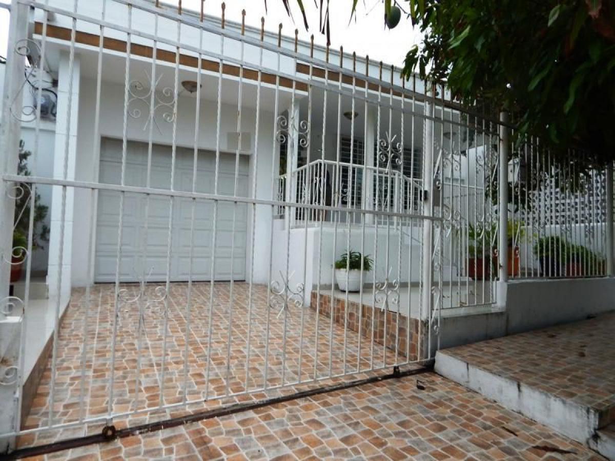 Casa de 3 dormitorios en Atlántico, Colombia No. 3489