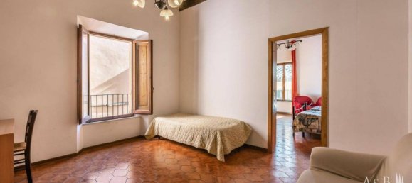 5 Schlafzimmer Penthouse in Montepulciano, Italy, Nr. 252989 2