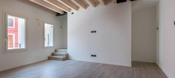 Дуплекс с 4 комнатами в Мало, Италия № 37272 15