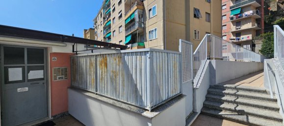 2 rooms Apartment in Genoa, Italy No. 257420 3