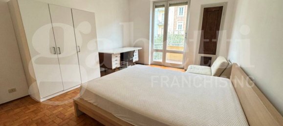 3 bedrooms Apartment in Turin, Italy No. 120389 7