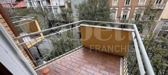3 bedrooms Apartment in Turin, Italy No. 120389 9