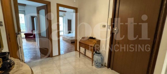 3 bedrooms Apartment in Turin, Italy No. 120389 4