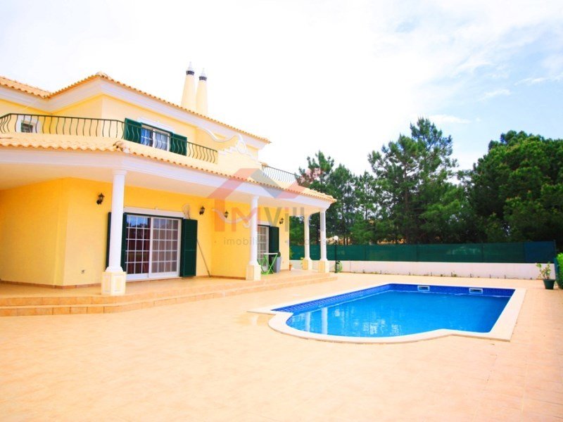 6 bedrooms Villa in Quarteira, Portugal No. 16033