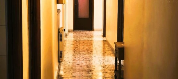 4 bedrooms Apartment in Catania, Italy No. 342058 3