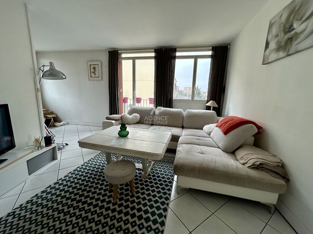 2 bedrooms Apartment in Poissy, France No. 116939