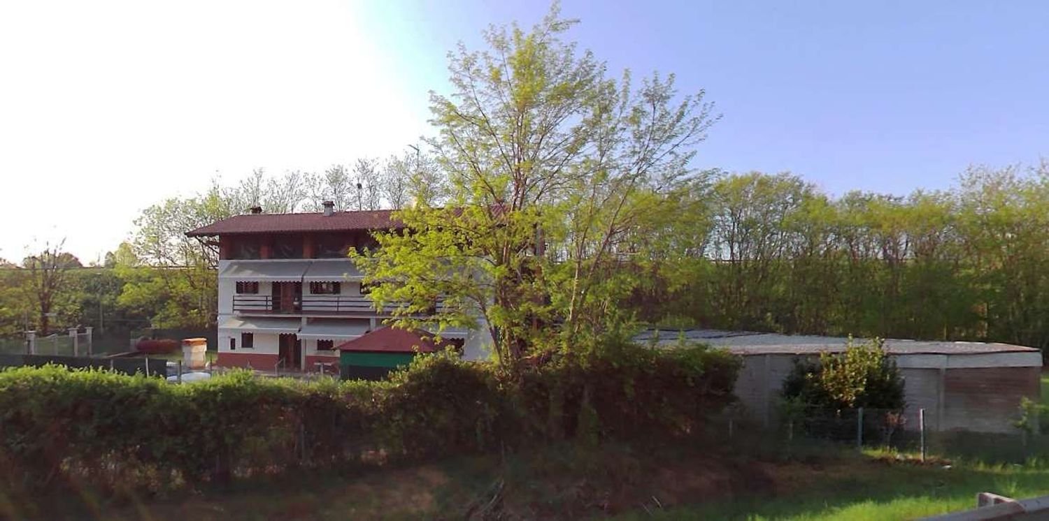 5 bedrooms Apartment in Fontaneto d'Agogna, Italy No. 359386