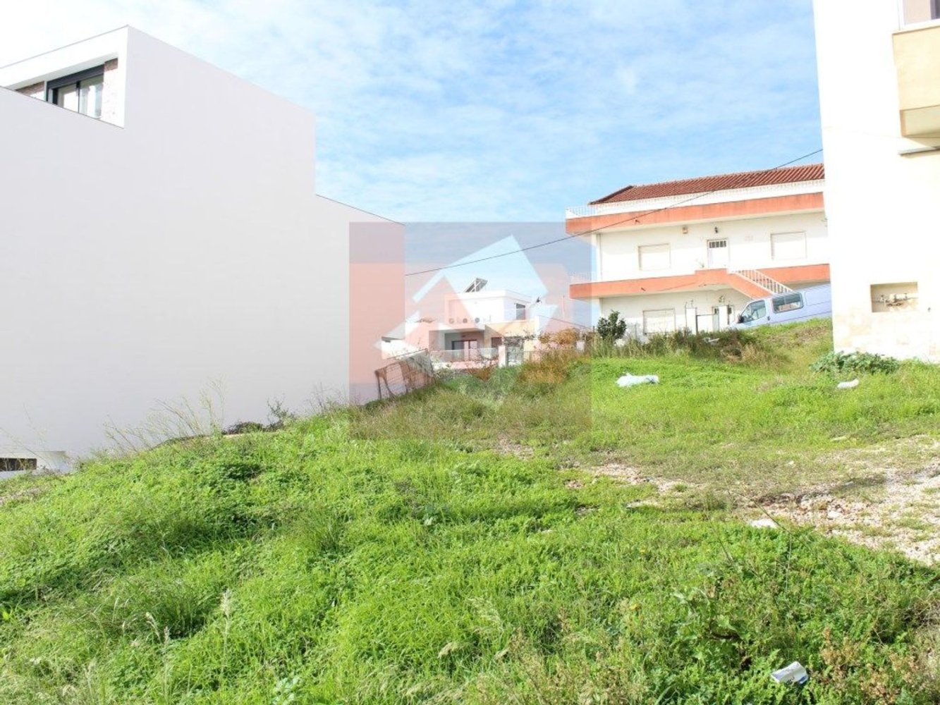  Land in Odivelas, Portugal No. 329633