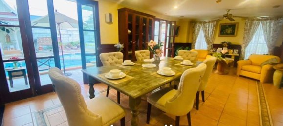 5 bedrooms Villa in Pattaya, Thailand No. 23657 10