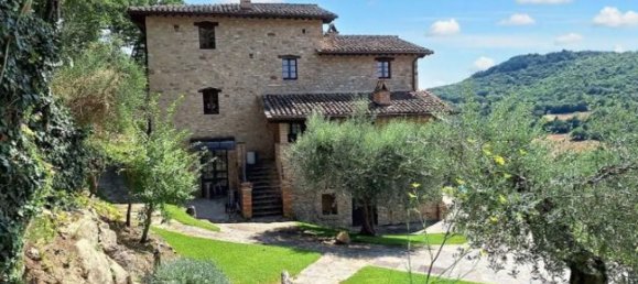 2300m² Commercial property in Città di Castello, Italy No. 75526 10