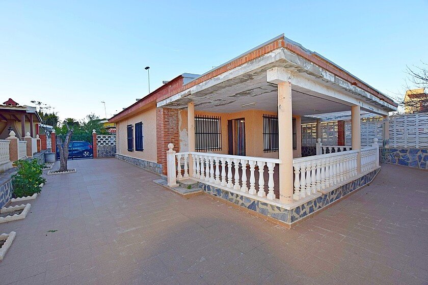 3 bedrooms Villa in Torrevieja, Spain No. 14295