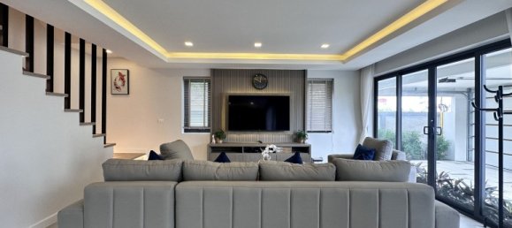 4 chambres house à vendre à Pattaya, Chonburi, Eastern Thailand, Thailand № 70676 3