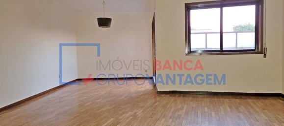 2 bedrooms Apartment in Porto, Portugal No. 209966 3