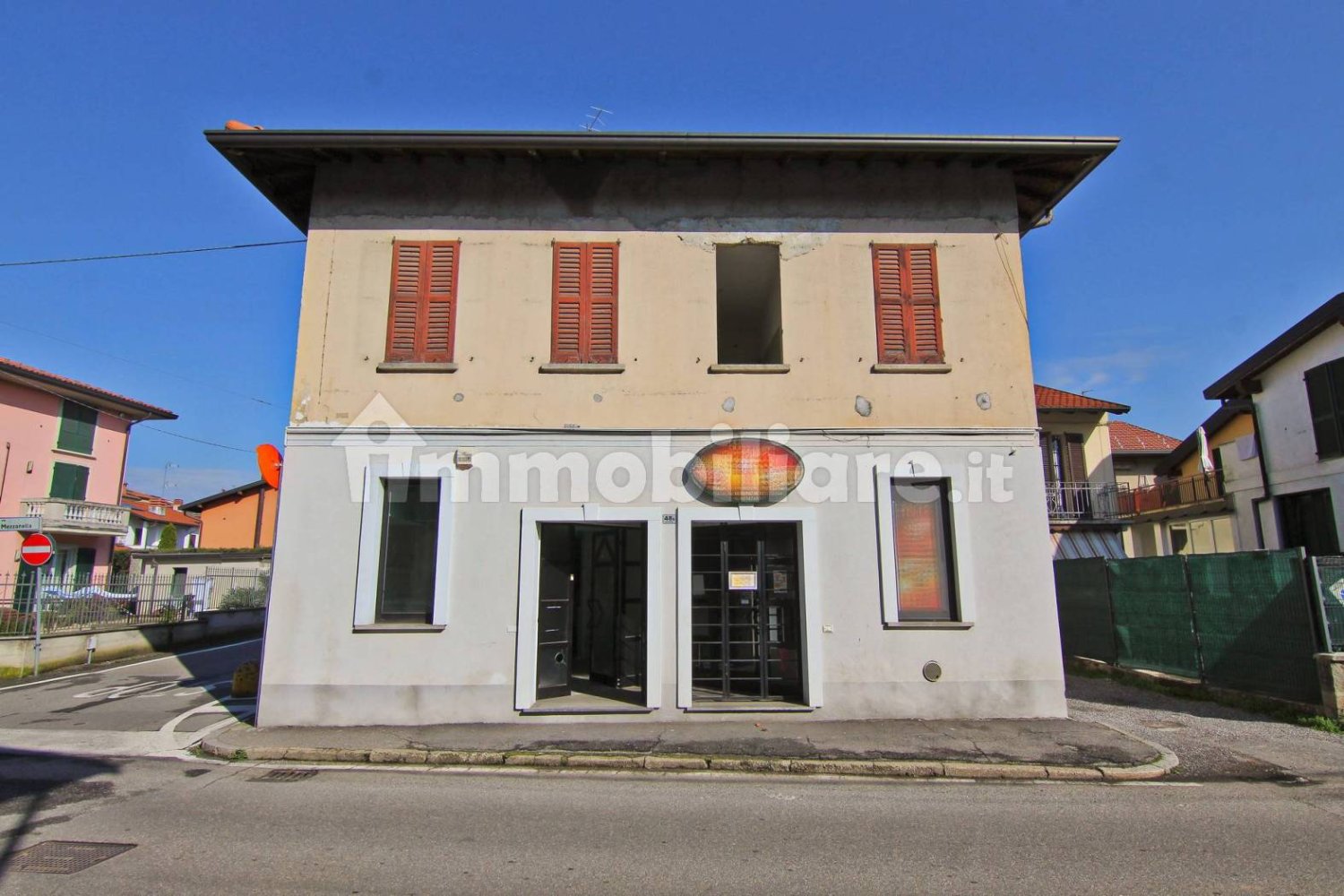 2 rooms Commercial property in Rovellasca, Italy No. 303080