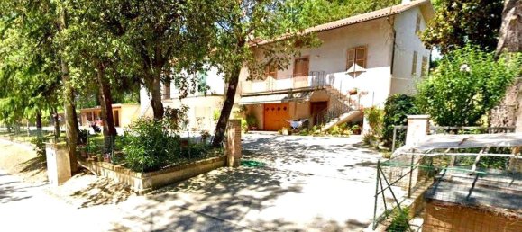 3 Schlafzimmer Haus in Appignano, Italy, Nr. 99345 13