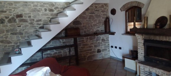 2 bedrooms House in Pennabilli, Italy No. 679 3