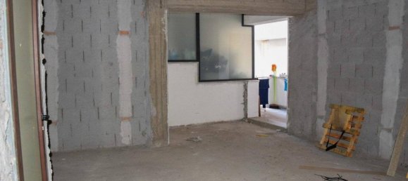 2-salle Appartement à Letojanni, Italy No. 105138 3