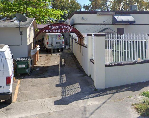 tienda en alquiler en Miami, Miami-Dade, Florida, USA № 613734