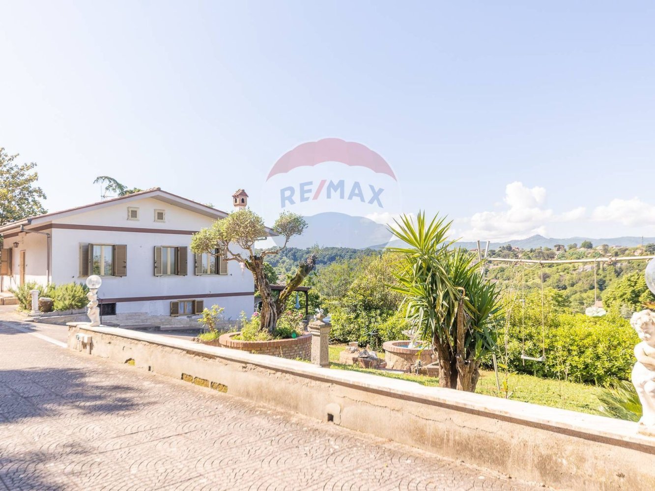 3 bedrooms Villa in Gallicano nel Lazio, Italy No. 352692