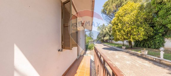 3 bedrooms Villa in Gallicano nel Lazio, Italy No. 352692 13