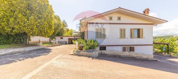 3 bedrooms Villa in Gallicano nel Lazio, Italy No. 352692 40