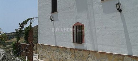 4 bedrooms House in Alcaucin, Spain No. 45137 4