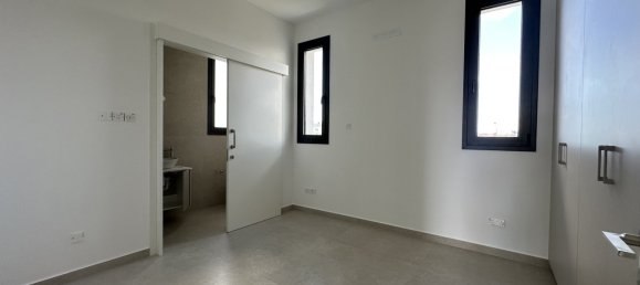 Квартира с 2 спальнями в Ларнака, Кипр № 25872 9