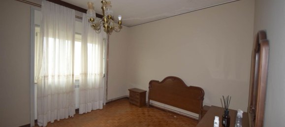 3 rooms Apartment in Piacenza, Italy No. 215274 6