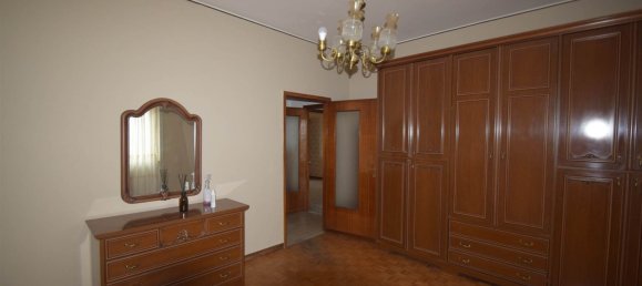 3 rooms Apartment in Piacenza, Italy No. 215274 7