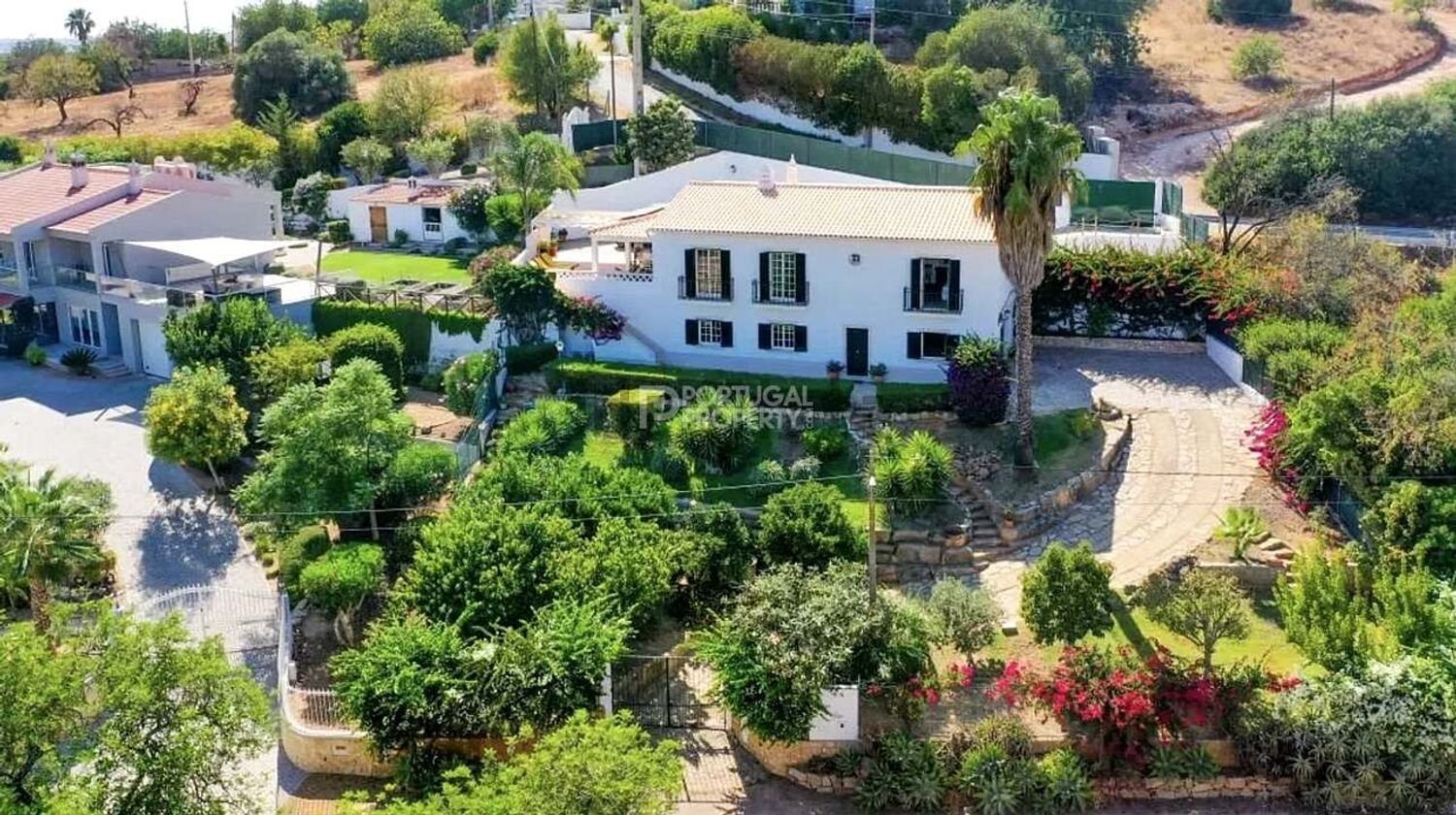 3 bedrooms Villa in Loule, Portugal No. 131197