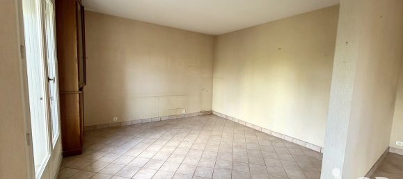 Apartamento de 3 dormitorios en Tours, France No. 227590 5
