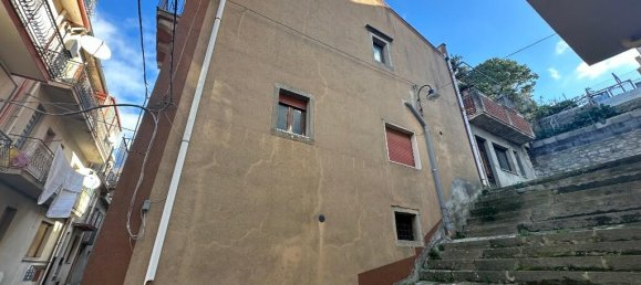 6 bedrooms House in Montalbano Elicona, Italy No. 164571 21