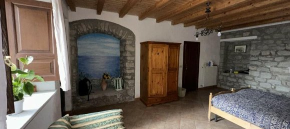 6 bedrooms House in Montalbano Elicona, Italy No. 164571 3