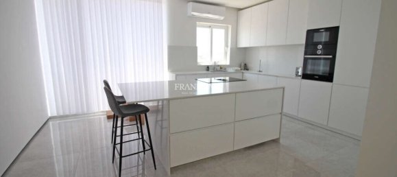 3 chambres Penthouse à Sliema, Malta No. 10079 12