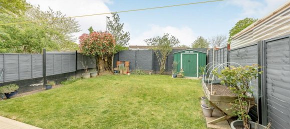 3 bedrooms House in Crawley, United Kingdom No. 6270 13