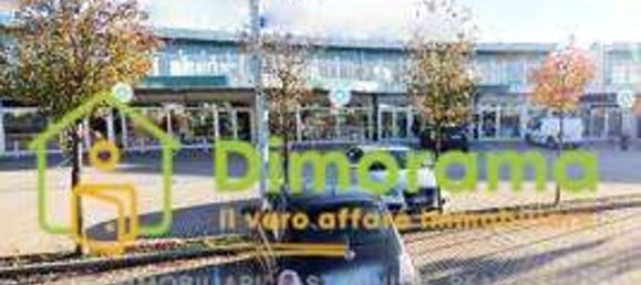 45m² Commercial property in Capannori, Italy No. 189369 3