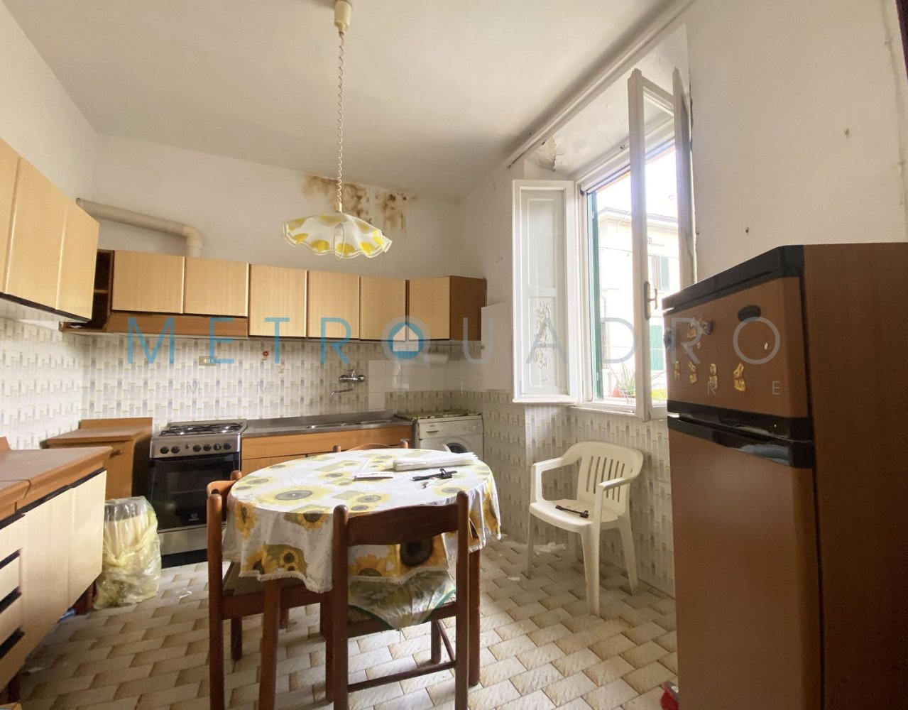 4 rooms Apartment in Livorno, Italy No. 140133